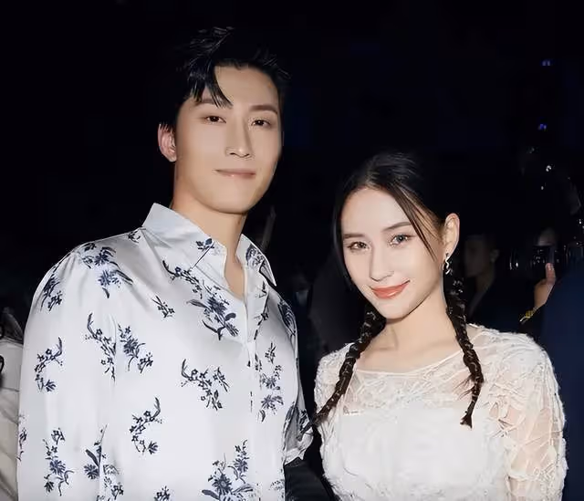 娛樂圈4位「贅婿」男明星,個個家世顯赫,起碼少奮鬥20年
