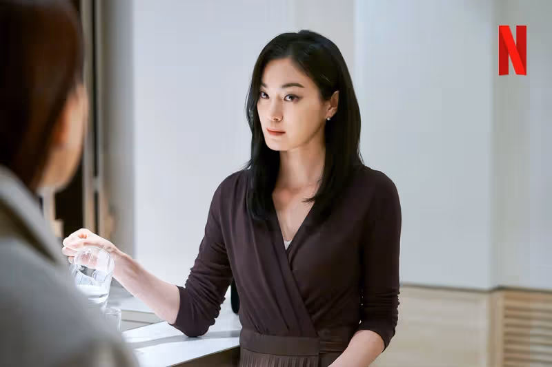 韓劇《造後者》金喜愛、文素利揭政治黑暗面,聯手打造正義世界