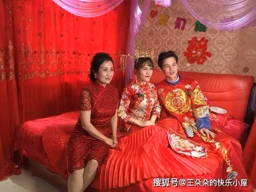 老婆意外去世,我主動「給岳母養老」兒子生日的時聽到敲門聲「看清來人」我哭了!