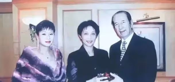 何超蓮說媽媽是大太太物色的!透露賭王很關注竇驍,嫁妝不止十億