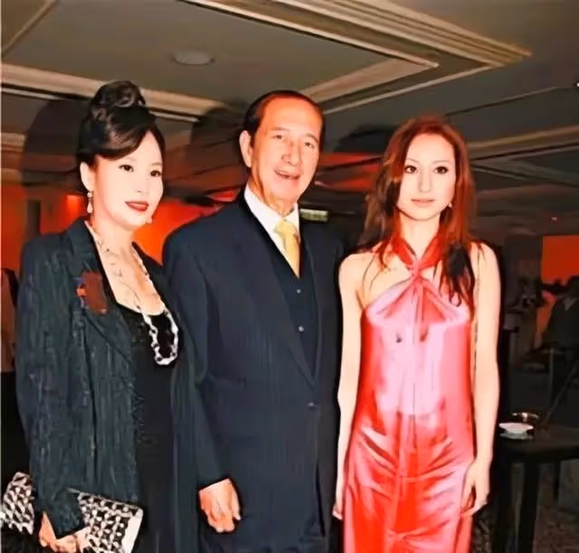 何超蓮說媽媽是大太太物色的!透露賭王很關注竇驍,嫁妝不止十億