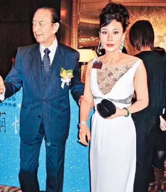 何超蓮說媽媽是大太太物色的!透露賭王很關注竇驍,嫁妝不止十億