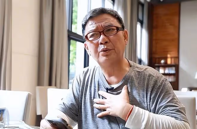 李立群首次直播帶貨翻車,賣茶葉損失上億元,欲5月回內地搞直播