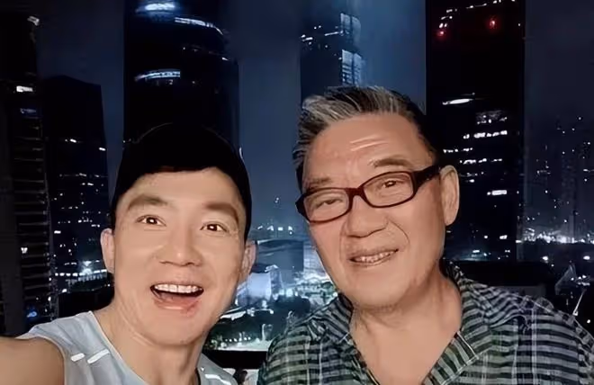 李立群首次直播帶貨翻車,賣茶葉損失上億元,欲5月回內地搞直播