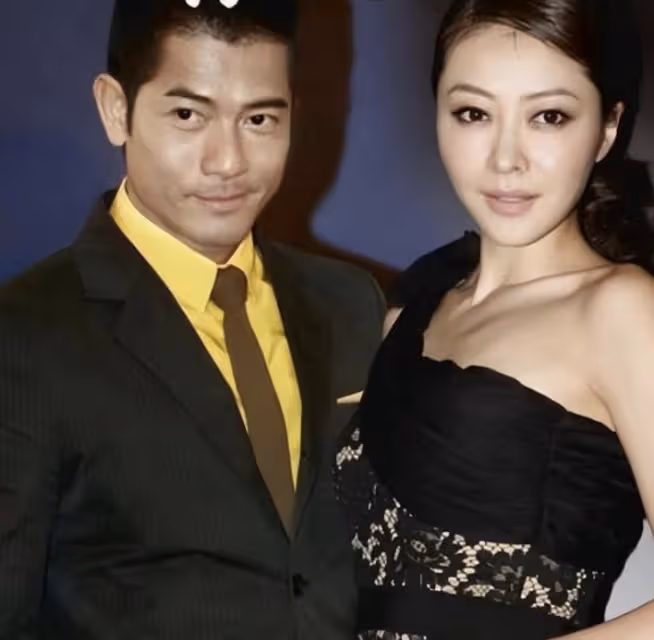 方媛慶祝結婚六周年,給老公送飛吻,57歲郭富城笑容得意送愛心回應