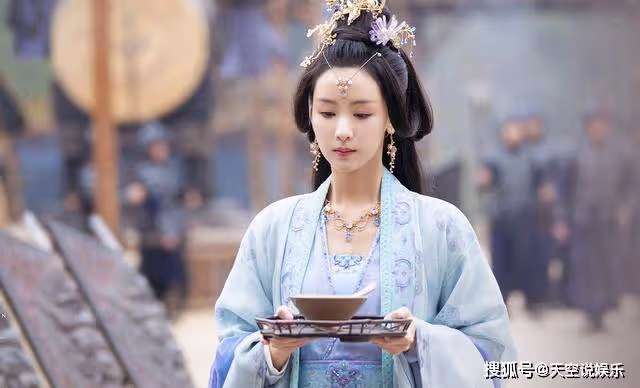 《長月燼明》擁有兩根情絲的葉冰裳，為何吸引不了澹臺燼？