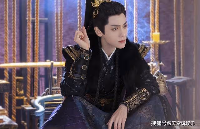 《長月燼明》擁有兩根情絲的葉冰裳，為何吸引不了澹臺燼？