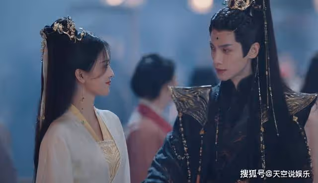 《長月燼明》擁有兩根情絲的葉冰裳，為何吸引不了澹臺燼？