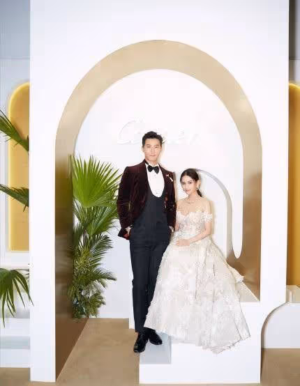 竇驍成功「嫁入」豪門？何家人卻缺席婚禮？曾與奚夢瑤傳過緋聞？
