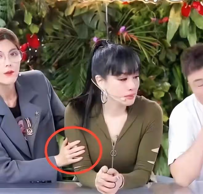 最新!曝52歲鍾麗緹已離婚,張倫碩在家偷情被抓現行,本人回應了