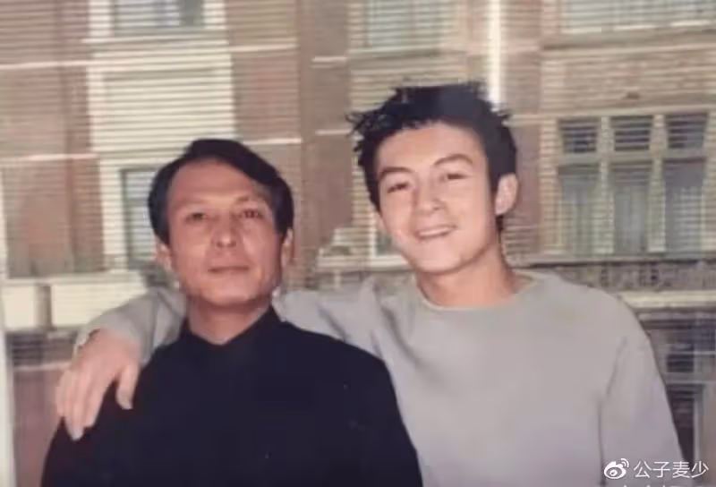 用1400張照片毀了張柏芝,讓陳冠希退圈的龍叔,如今結局怎樣?