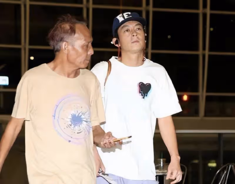 用1400張照片毀了張柏芝,讓陳冠希退圈的龍叔,如今結局怎樣?