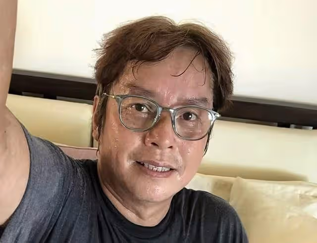 香港知名男星被質疑患糖尿病,近照腿細肚子大,像懷孕5個月