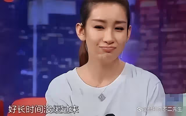 和章子怡是同班同學,靠演三級片奪影后,如今火遍整個娛樂圈