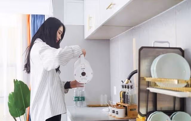 37歲女子再婚後,懷孕了,再婚丈夫:打掉,不能影響我兒子高考