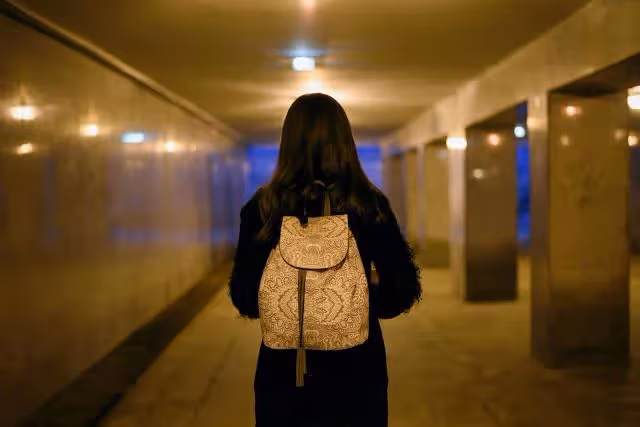 婆家給的彩禮我全給叔嬸,爹罵我沒良心,奶奶一開口,他無話可說