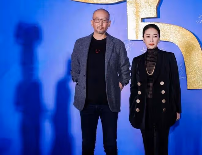 丁昱彤在網上「瘋言瘋語」,管虎梁靜置之不理,一起去香港旅行
