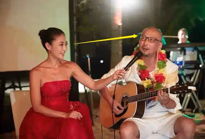 丁昱彤在網上「瘋言瘋語」,管虎梁靜置之不理,一起去香港旅行