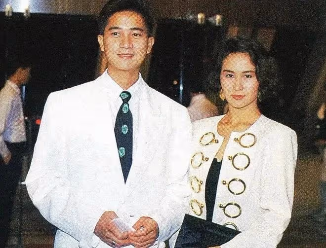 何超瓊扛起了家族事業,弟弟妹妹才能戀愛自由,她想嫁的人已不在