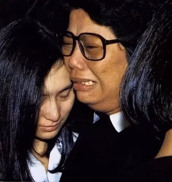 何超瓊扛起了家族事業,弟弟妹妹才能戀愛自由,她想嫁的人已不在