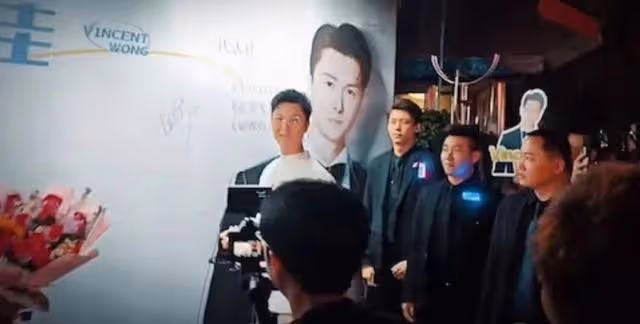 進軍內地市場！TVB視帝酒吧登台賣力獻唱，被曝一場表演賺近20萬