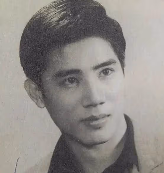 被封第一代師奶殺手！電視小生「息影29年」全家移民修佛　被網友捕獲「依舊男人味爆表」