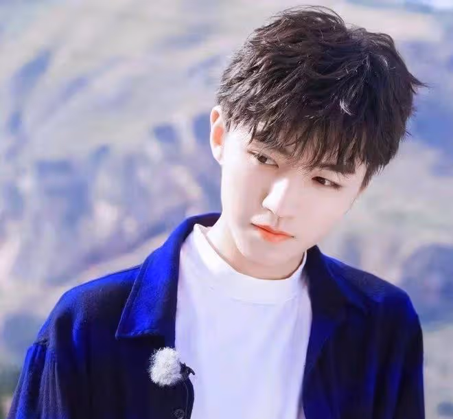 王俊凱：被要求25歲後才談戀愛，如今24歲就談了？