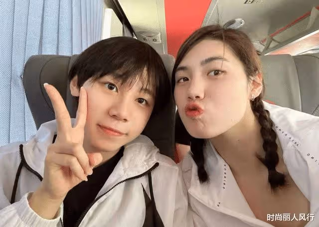 奧運冠軍張雨霏喜迎25歲生日！穿深v裙秀超模身材，比谷愛凌美