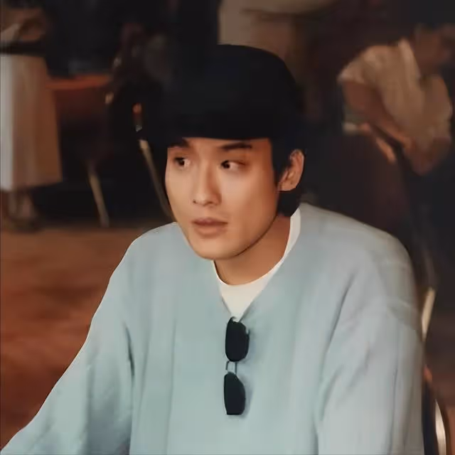 梁家輝因一句我是中國人，被封殺淪落到街頭擺攤！港媒：真男人