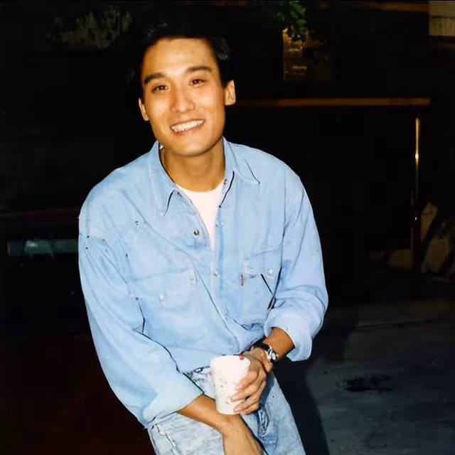 梁家輝因一句我是中國人，被封殺淪落到街頭擺攤！港媒：真男人