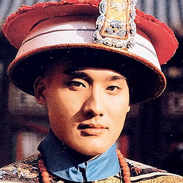 梁家輝因一句我是中國人，被封殺淪落到街頭擺攤！港媒：真男人