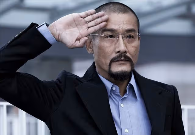 梁家輝因一句我是中國人，被封殺淪落到街頭擺攤！港媒：真男人