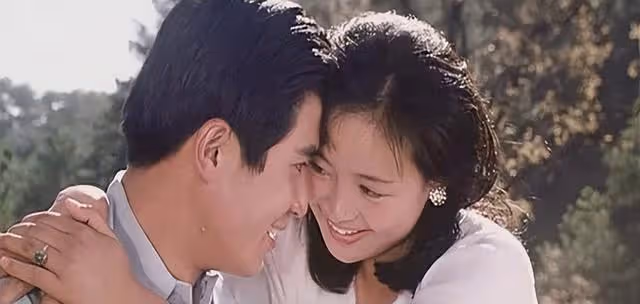 他的第二任妻子,是尤勇的前妻,一家人如今很幸福