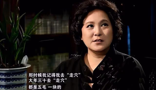他的第二任妻子,是尤勇的前妻,一家人如今很幸福