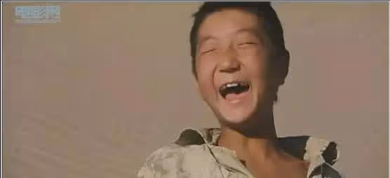 被苗圃吐槽「臉像被門板夾過」,卻讓董潔投懷送抱,王大治憑啥?