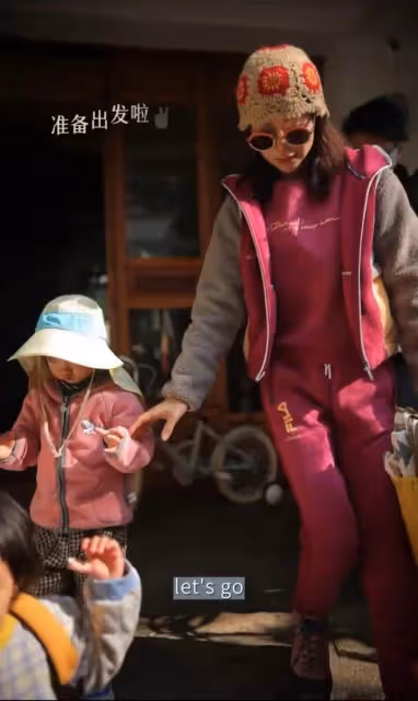 江一燕帶娃野餐!女兒首露正臉大眼瓜子臉似爸,定居雲南農村別墅