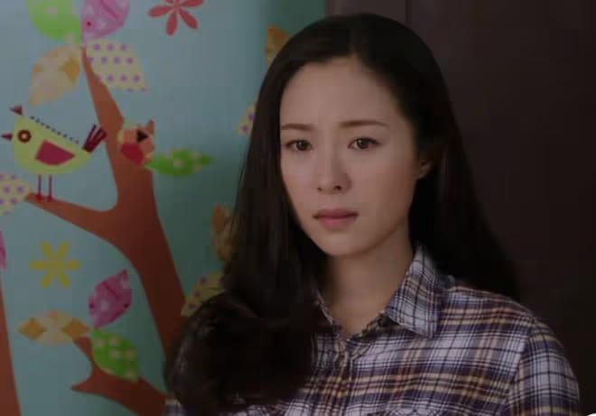 江一燕帶娃野餐!女兒首露正臉大眼瓜子臉似爸,定居雲南農村別墅