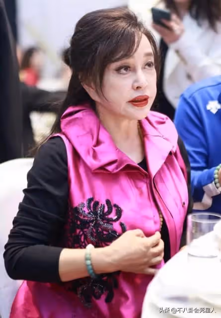 劉曉慶趙雅芝生圖流出,這一次,「不老女神」們都被撕開了真面目