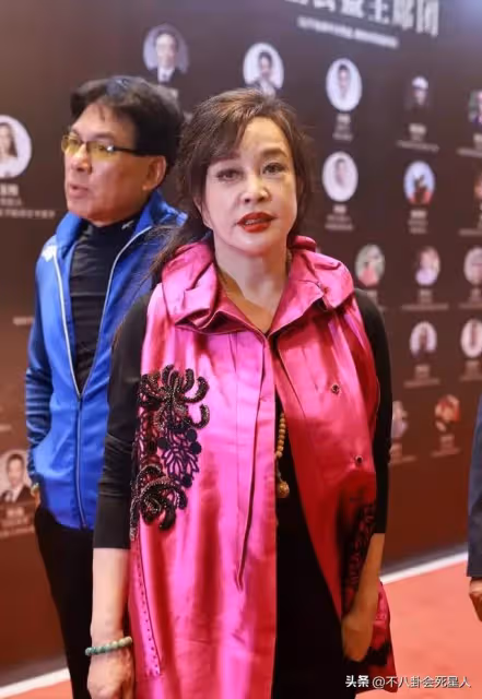 劉曉慶趙雅芝生圖流出,這一次,「不老女神」們都被撕開了真面目