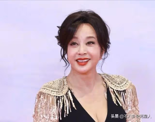 劉曉慶趙雅芝生圖流出,這一次,「不老女神」們都被撕開了真面目