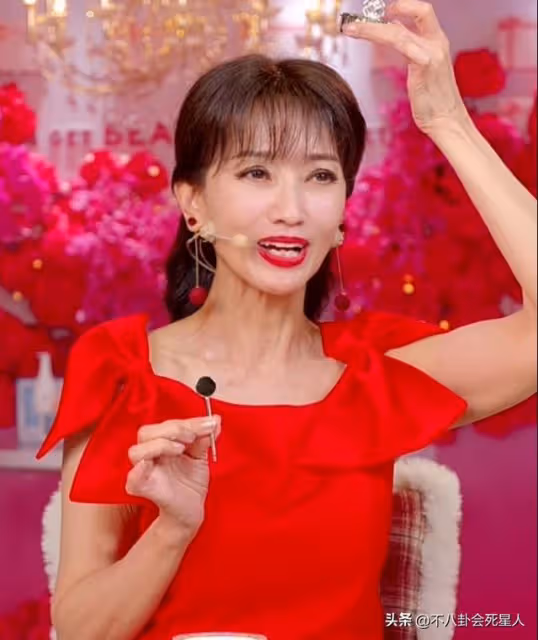 劉曉慶趙雅芝生圖流出,這一次,「不老女神」們都被撕開了真面目