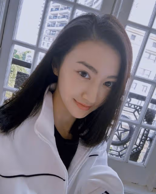 恐成下一個阿嬌和張柏芝！景甜風波後首曬照，照片風格怪評論翻車