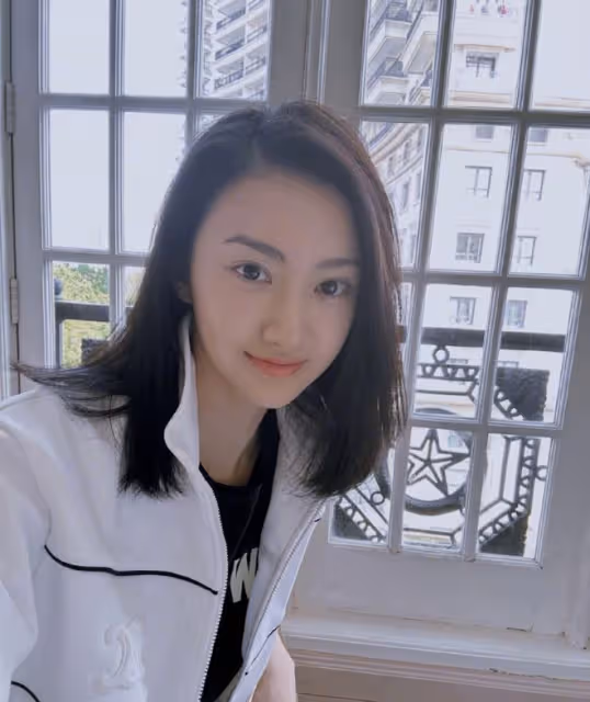 恐成下一個阿嬌和張柏芝！景甜風波後首曬照，照片風格怪評論翻車