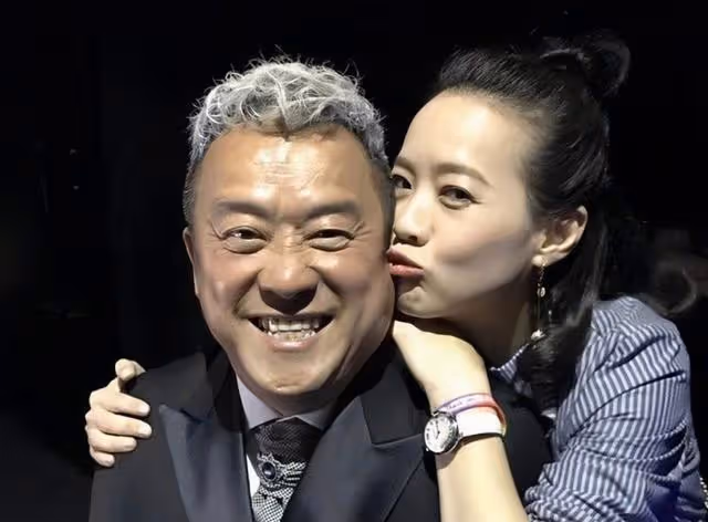 曾志偉異性緣旺,與美女網紅私會獲全程陪護,合照大變樣不敢認