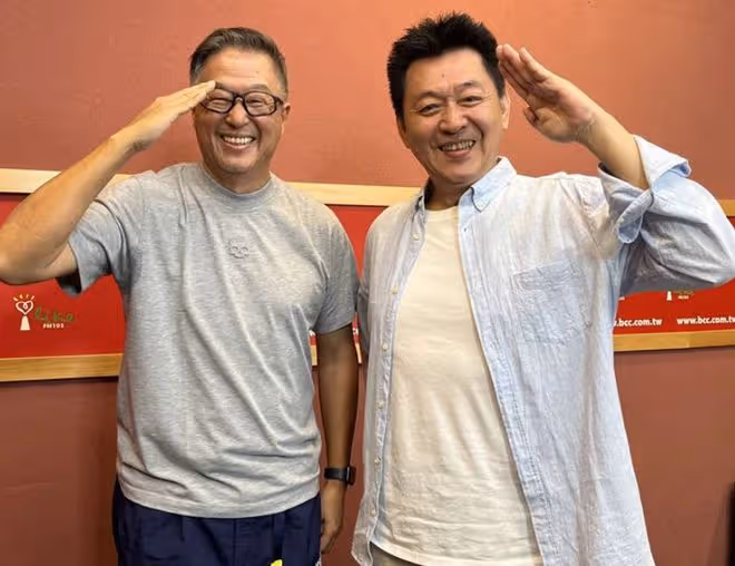 60歲男星宣布再婚生子！曾與吳倩蓮相戀，老來得子被娃喊「爺爺」