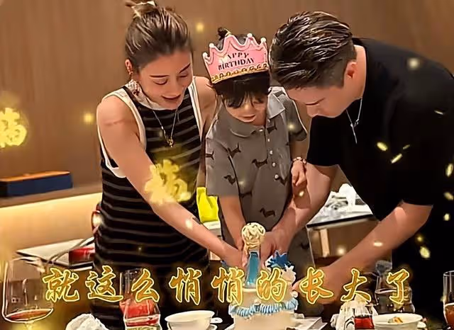曹雲金唐菀要復婚?女兒生日一家三口同框秀幸福,幾年前預言成真