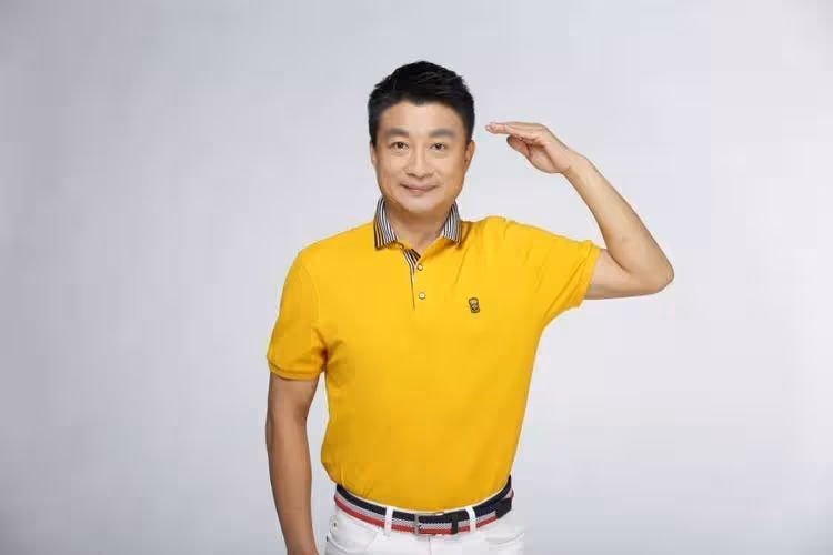 原深圳衛視主持人董超：容顏蒼老開直播，人氣冷清好心酸