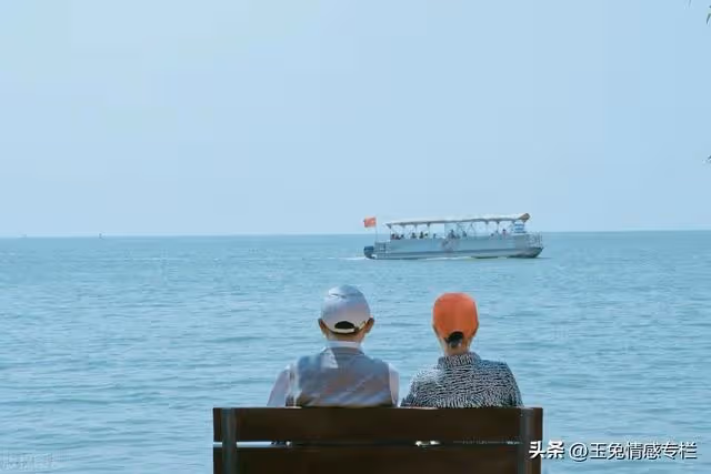 73歲過來人勸告:過了60歲,只有戒掉這3件事,日子才能越過越順