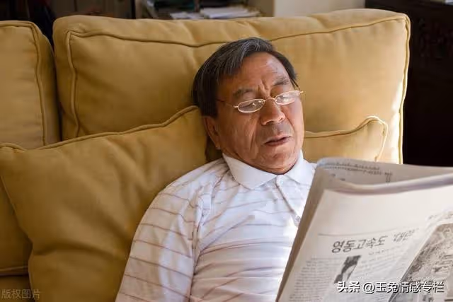 73歲過來人勸告:過了60歲,只有戒掉這3件事,日子才能越過越順