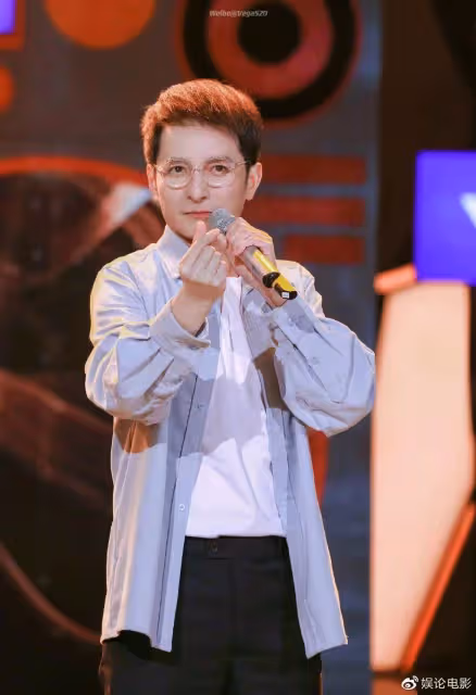 李維嘉吳昕合體錄製綜藝節目，狀態回勇，曾回應消失是享受生活